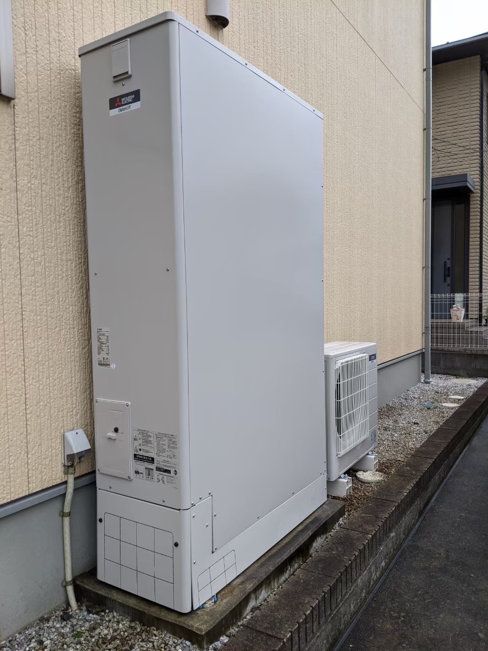 埼玉県比企郡滑川町エコキュート交換工事T様